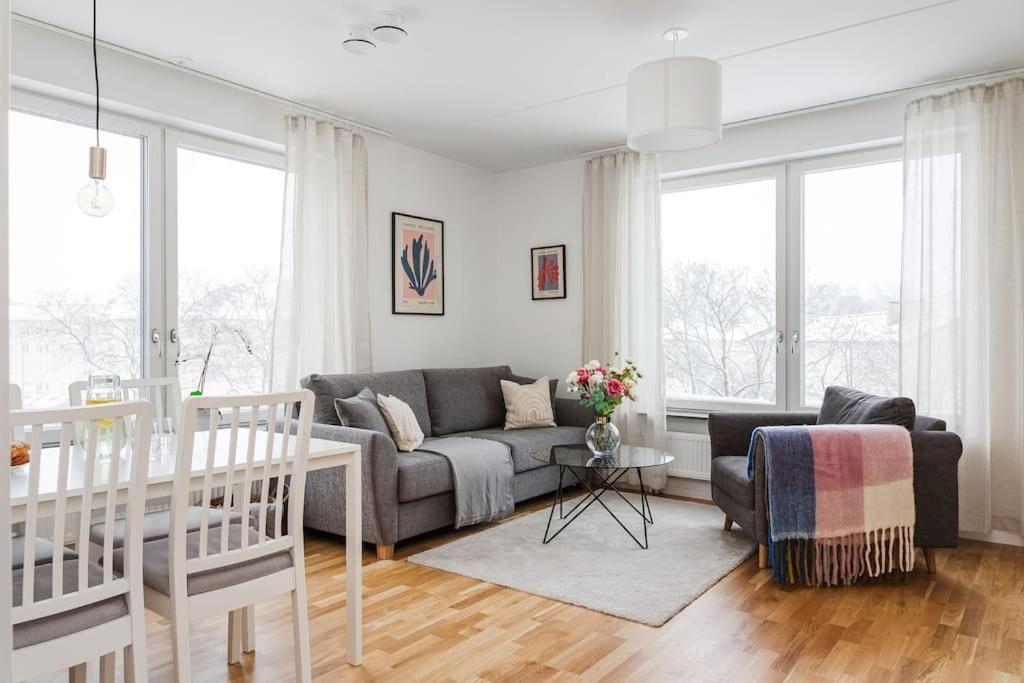 Modern Scandinavian In Huoneisto *